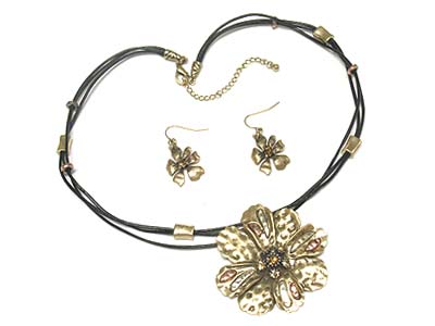 Metal flower pedant multi cord necklace and earring set