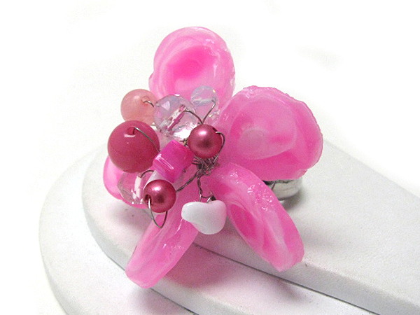 Multi beads and resin petal flower stretch ring
