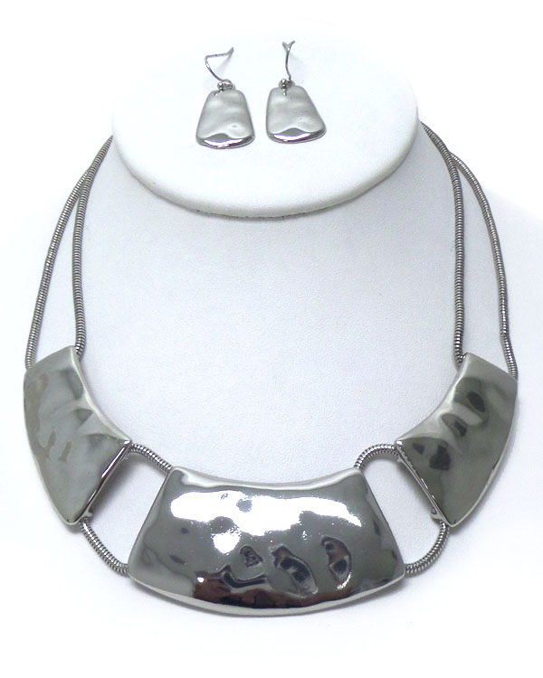 Geometric bold metal necklace set 