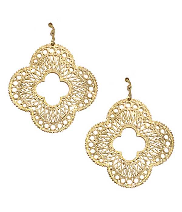 Metal filigre earring