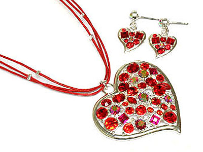 CRYSTAL HEART AND LEATHER BAND NECKLACE AND EARRING SET