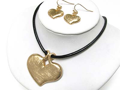 Scratch metal heart pendant cord necklace earring set - brass metal