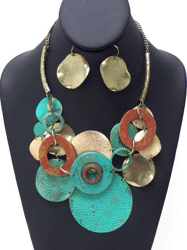 Vintage rustic large metal hammer disk necklace set