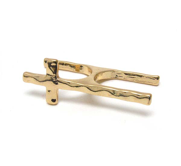 Hammered cross double finger ring