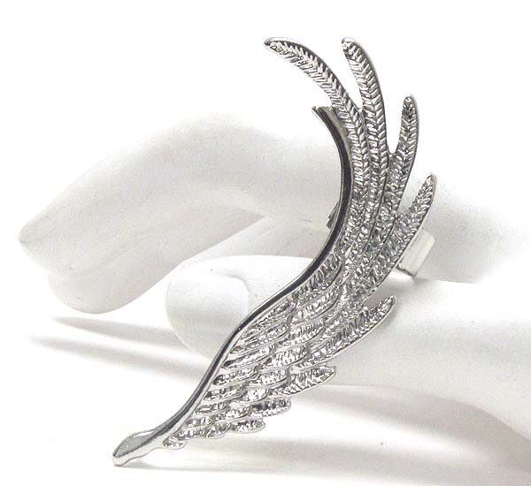 Metal angel wing earcuff