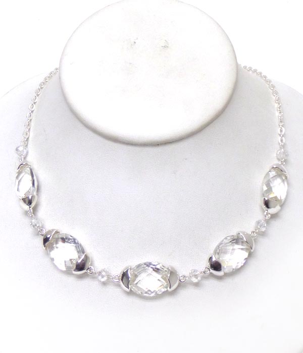 Linked oval chain necklace 