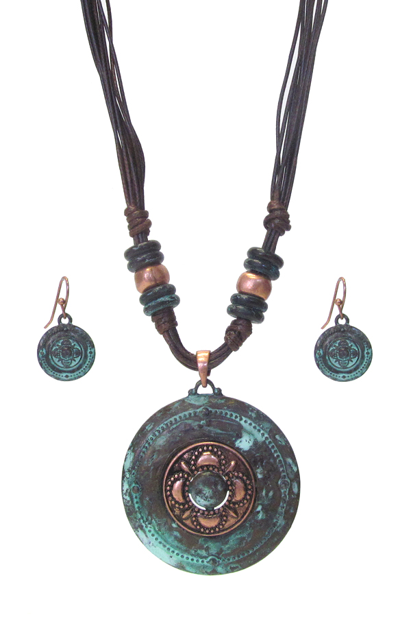 Metal disc pendant and multi cord necklace set