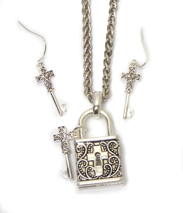 Designer inspired lock and key chain necklace set