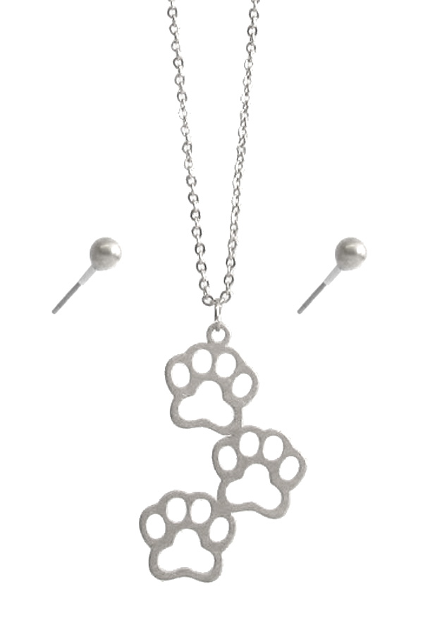 Triple paw pendant necklace set