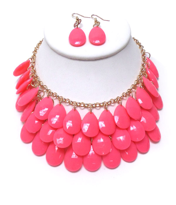 Multi facet acrylic teardrops statement necklace set