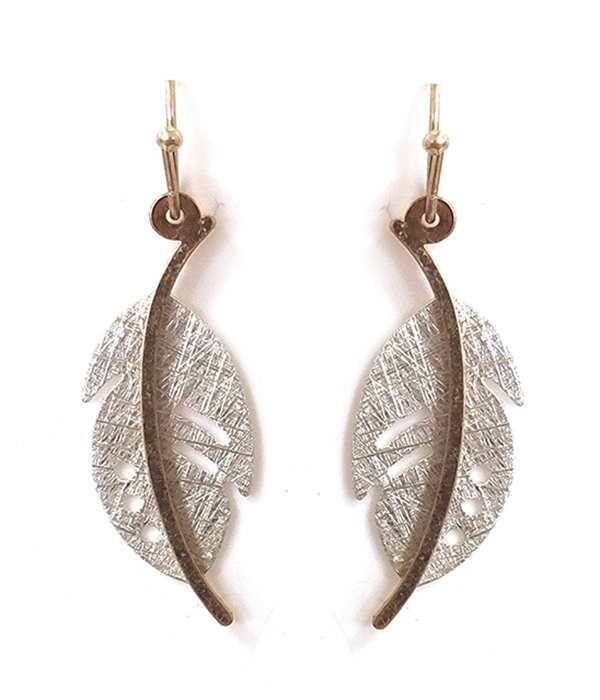 Scratch metal leaf earring - brass metal