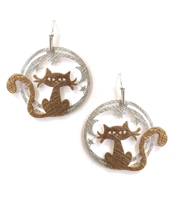 Scratch metal moon and cat earring - brass metal