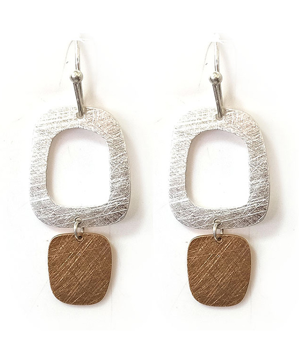 SCRATCH METAL ORGANIC SQUARE RING EARRING