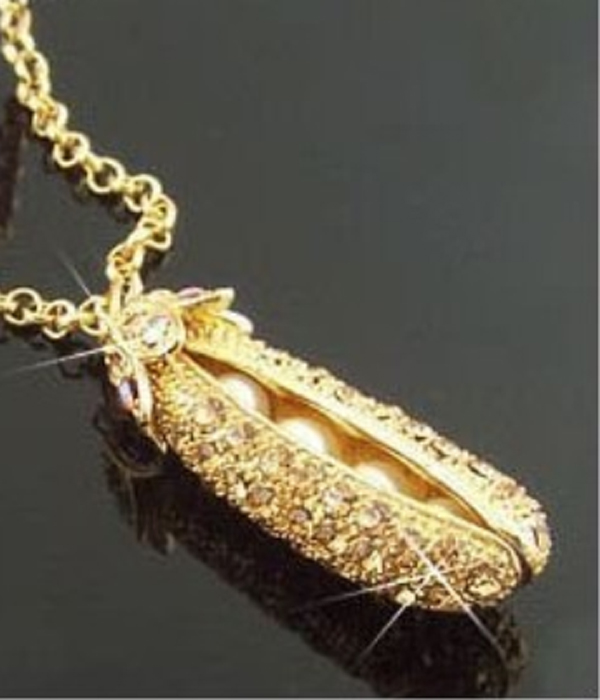 Crystal and pearl pea necklace