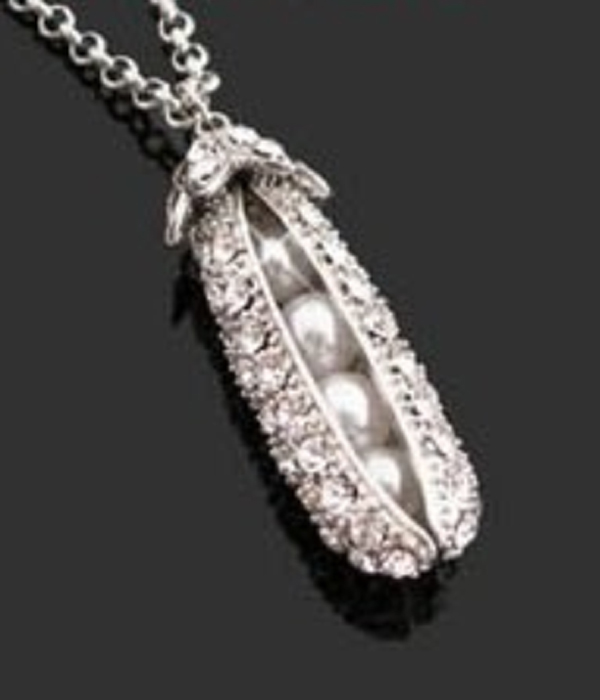 Crystal and pearl pea necklace