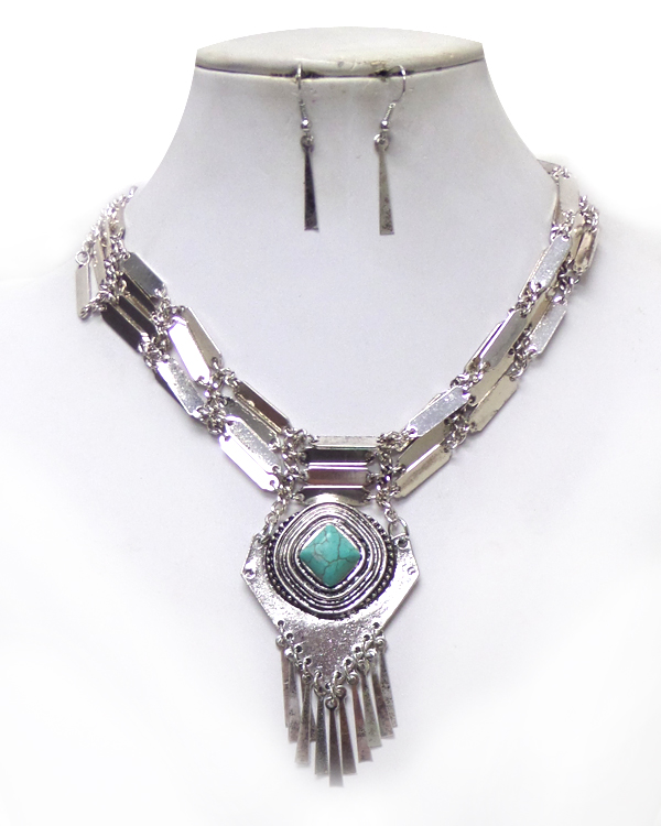 Metal links with stone drop necklace set