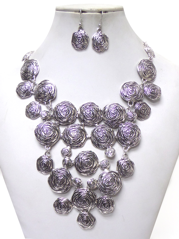 Metal textured layer drop necklace set 