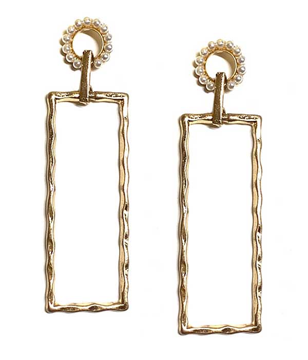 Pearl and metal wire square earring