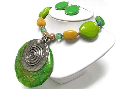 Archaic glass and metal bulky round pendant necklace earring set