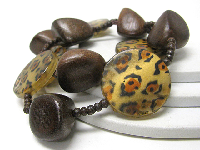 Animal print disk and wood negget link stretch bracelet