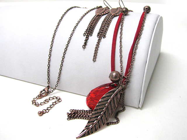 Metal feather and facet glass tear drop long chain and suede necklace earring set