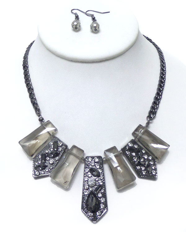 Metal with crystals necklace set