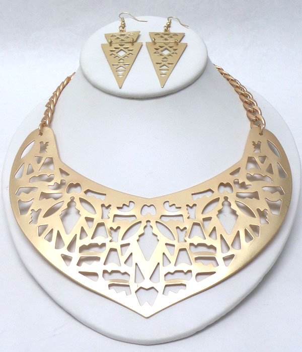 Thin metal cut out necklace set 