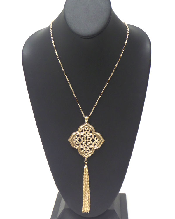 Metal filigree fower and tassel long necklace