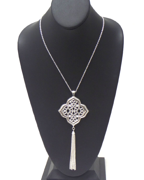 Metal filigree fower and tassel long necklace
