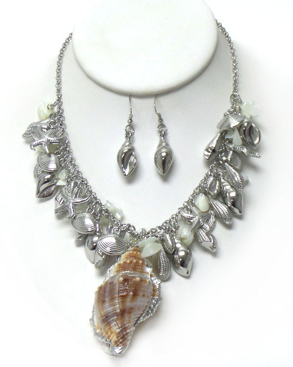 Metalic turbo and multi sealife theme charm dangle necklace earring set