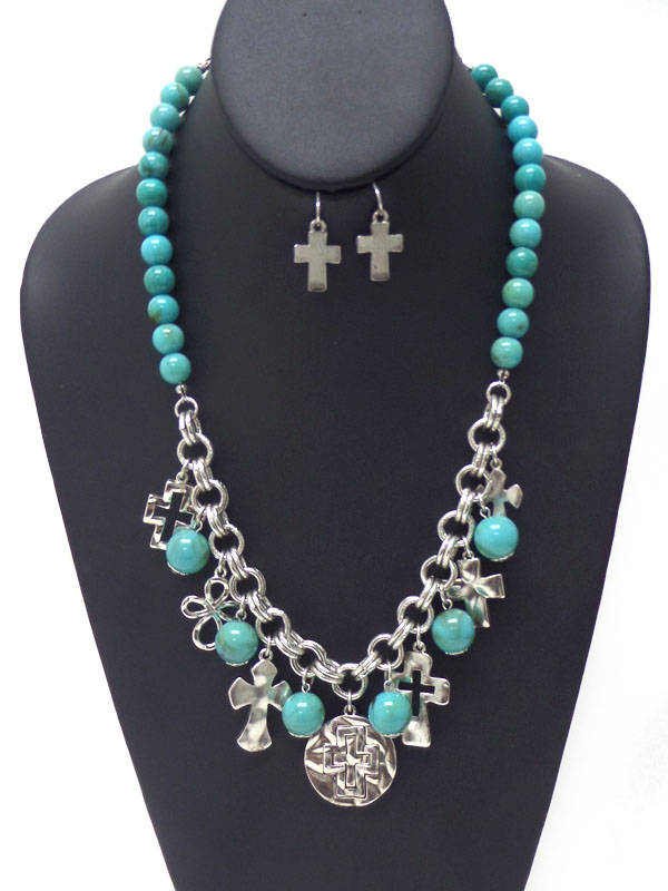 Turquoise beads with metal charms necklace set