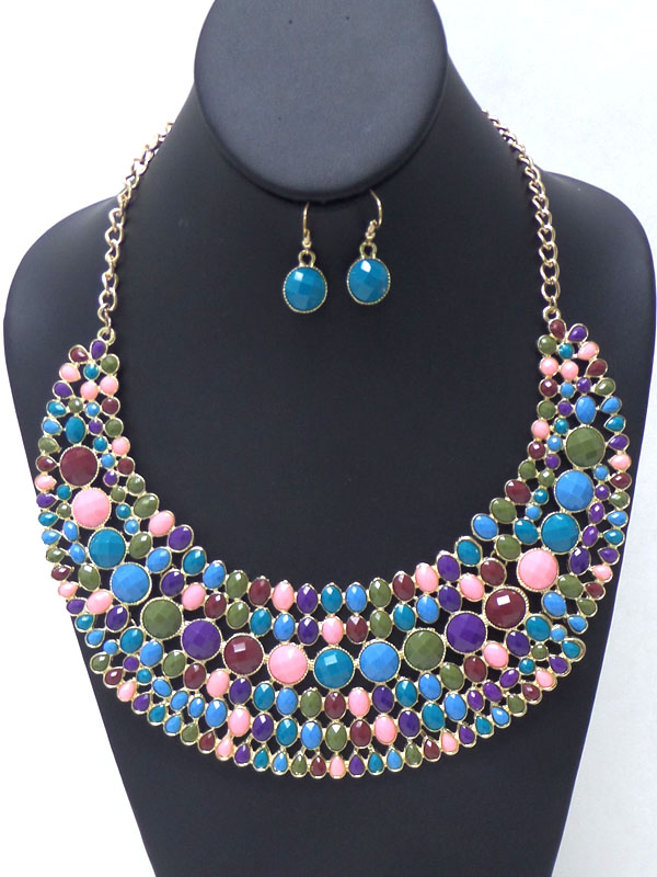 Thick multi color metal bib necklace set