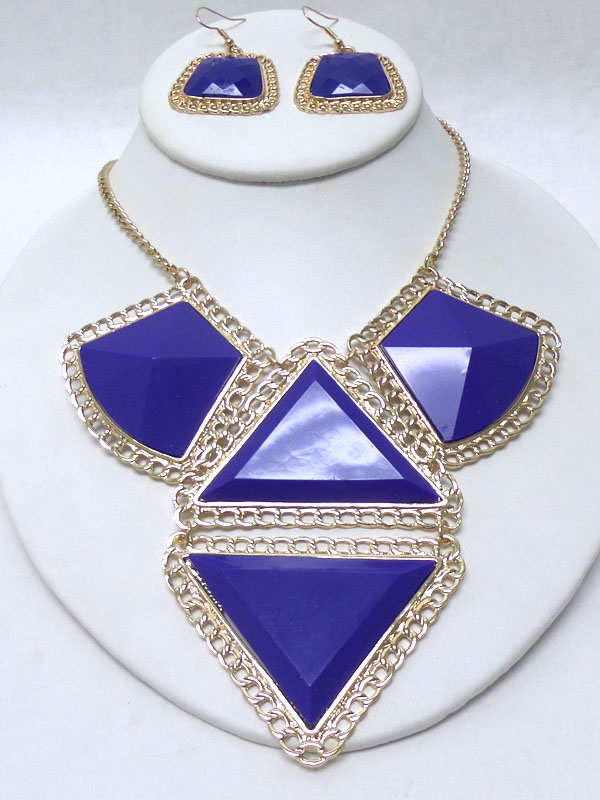 Thin shapes with chain border necklace set