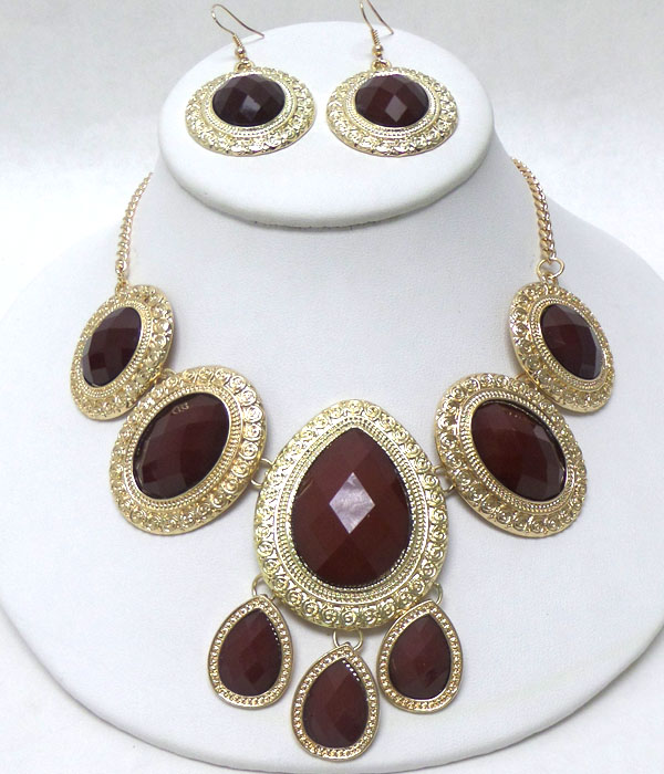 Teardrop with textured metal borders necklace set