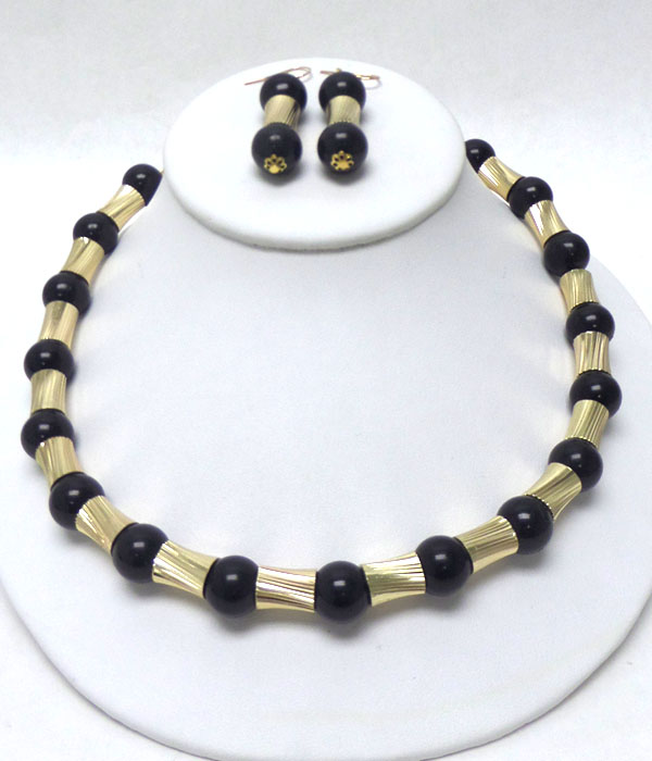 Linked metal and beads necklace set 