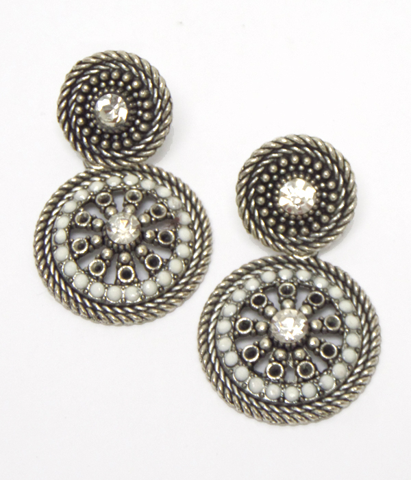 2 metal disks linked earrings 