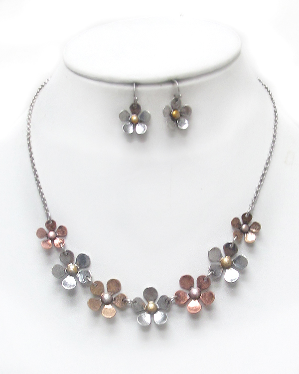 MULTI METAL LINKED FLOWERS NECKLACE SET