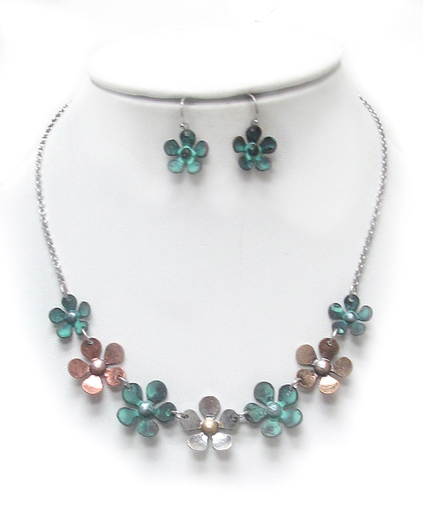 MULTI METAL LINKED FLOWERS NECKLACE SET