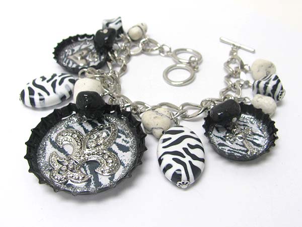 Bottle cap art fleur de lis charm bracelet