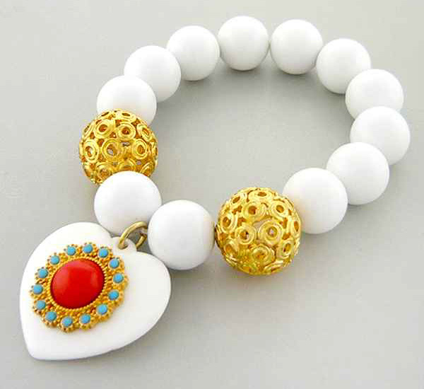 MULTI ACRYL BALL AND TWO METAL BALLS DROP HEART CENTER NATURAL STONE AND SEED BEADS FASHION STRETCH BRACELET