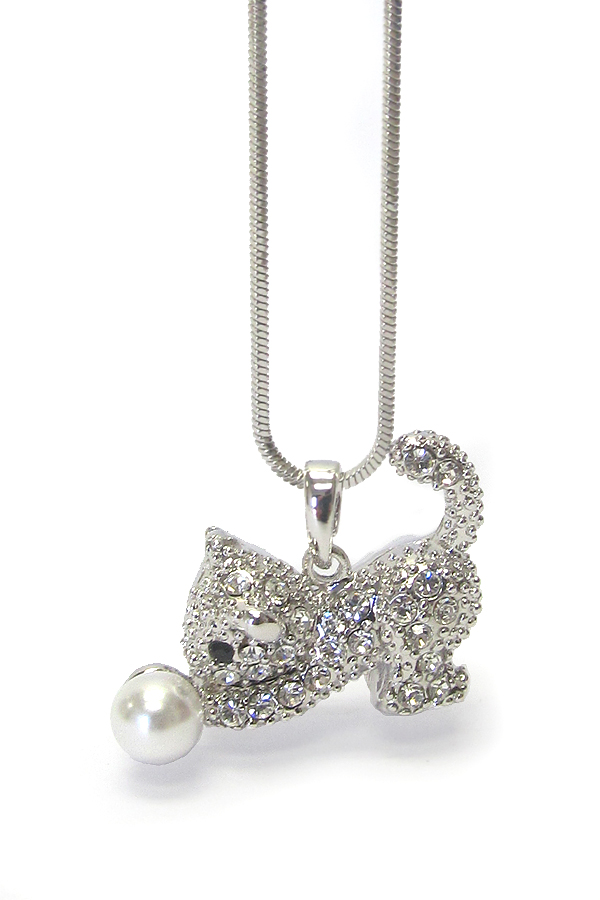 WHITEGOLD PLATING PEARL AND CRYSTAL STUD CAT PENDANT NECKLACE