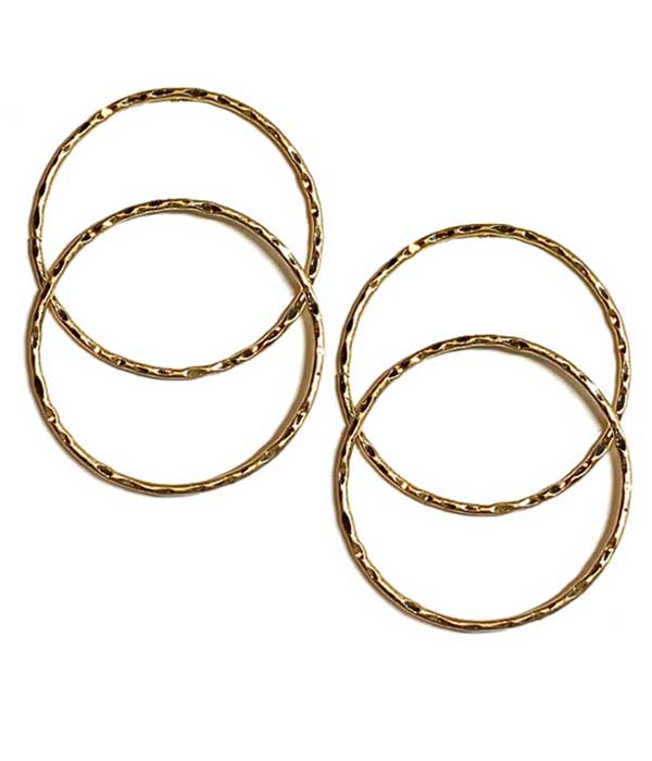 TEXTURED DOUBLE HOOP EARRING