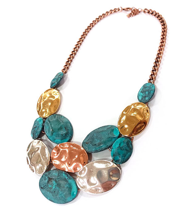 Multi hammered metal disc chunky necklace