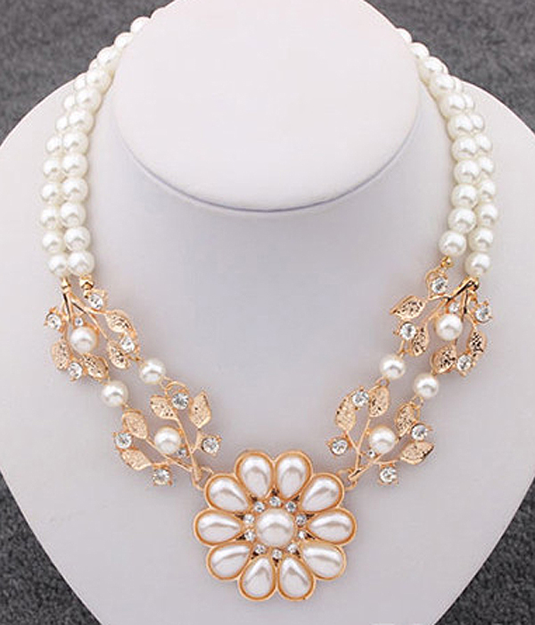 Pearl and crystal flower link necklace