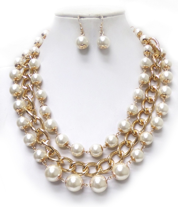 Three layer pearl and metal chain necklace set