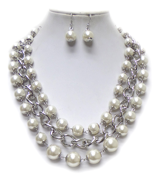 Three layer pearl and metal chain necklace set