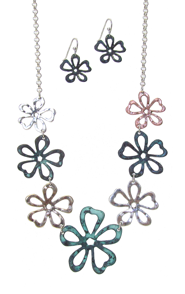 Multi metal flower link necklace set
