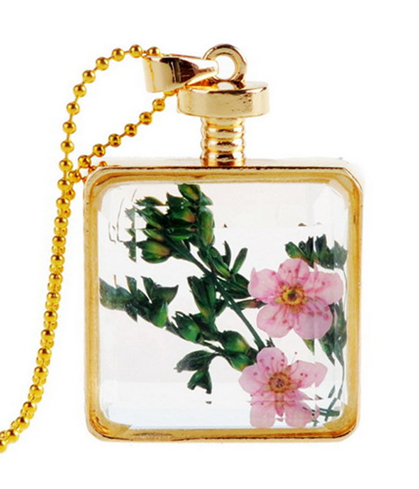 Vintage hand pick floating dry flower glass pendant necklace