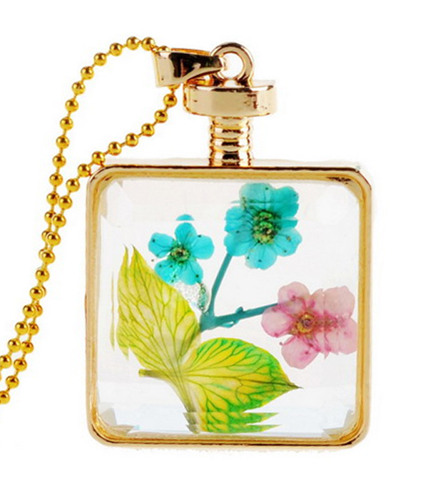 Vintage hand pick floating dry flower glass pendant necklace