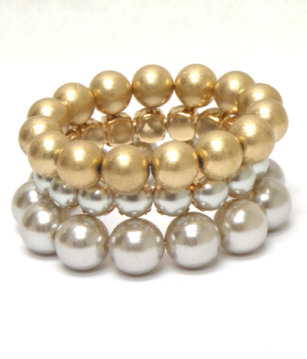 Set of three multi pearls bracelet 